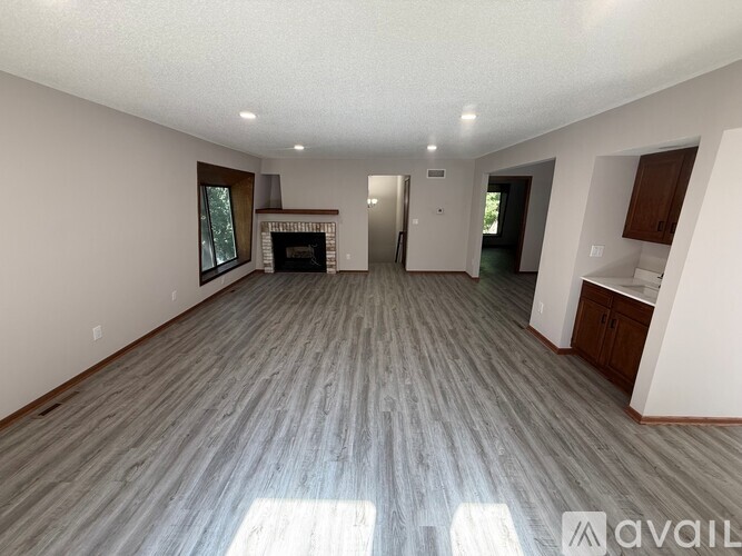 5540 Malibu Drive 4 Beds Single Family Home for Rent - Photo gallery 2