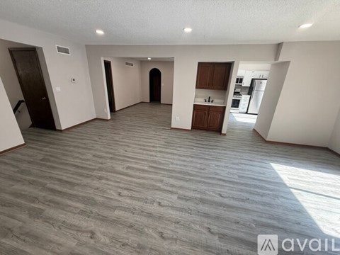 5540 Malibu Drive 4 Beds Apartment for Rent
