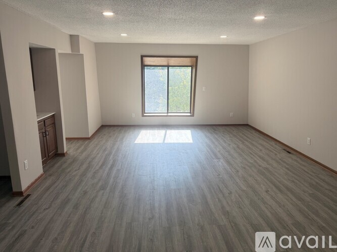 5540 Malibu Drive 4 Beds Single Family Home for Rent - Photo gallery 4