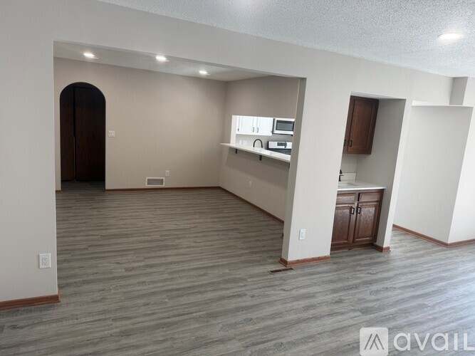 5540 Malibu Drive 4 Beds Single Family Home for Rent - Photo gallery 5