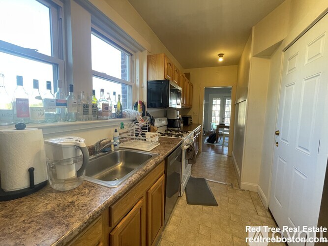 209 Chestnut Hill Ave 4 Beds Apartment for Rent - Photo gallery 4