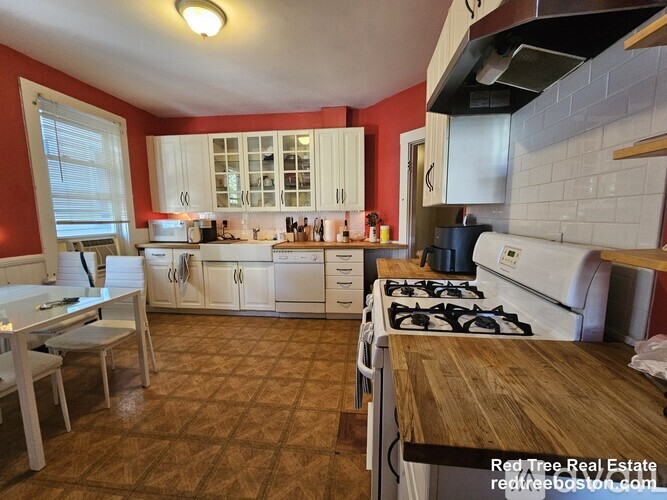 119 Browne St 3 Beds Apartment for Rent - Photo gallery 1