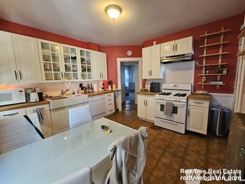 119 Browne St 3 Beds Apartment for Rent