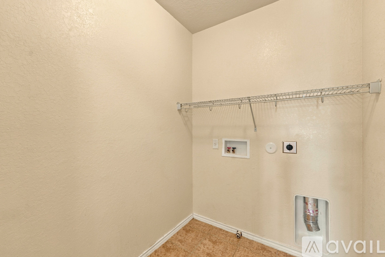 8955 Oakwood Park 3 Beds Single Family Home for Rent - Photo gallery 5