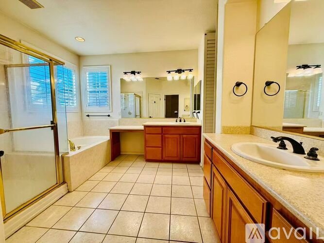 437 Kent Drive 4 Beds Single Family Home for Rent - Photo gallery 5