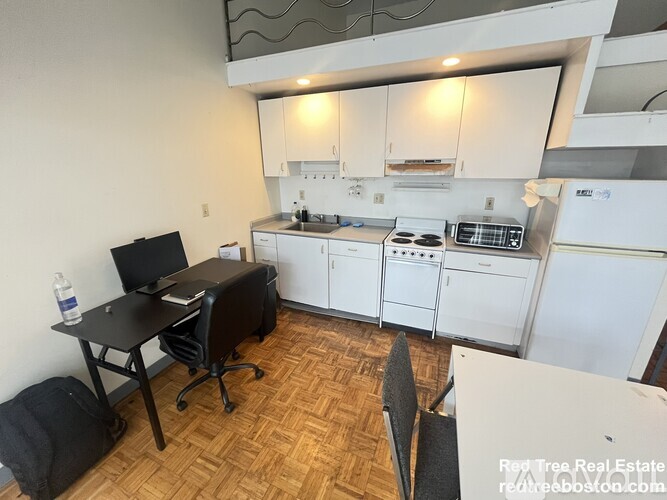 61 Brookline Ave Studio Apartment for Rent - Photo gallery 3