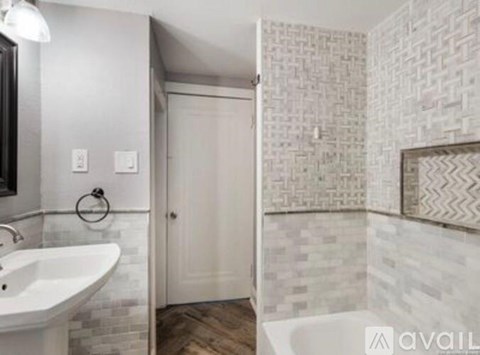 1244 Clower 2 Beds Apartment for Rent