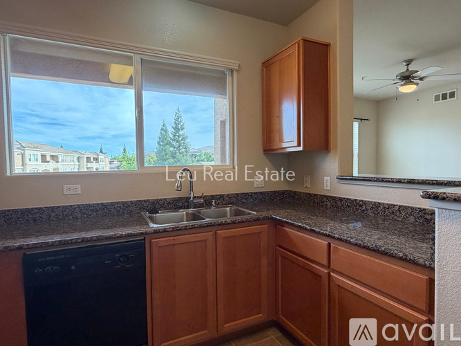 300 Moon Cir 2 Beds Condo for Rent - Photo gallery 4