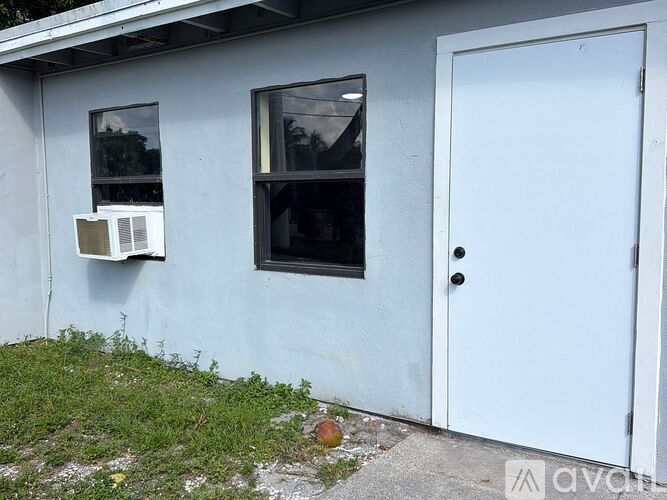 269 Silver Beach Rd Studio Apartment for Rent - Photo gallery 1