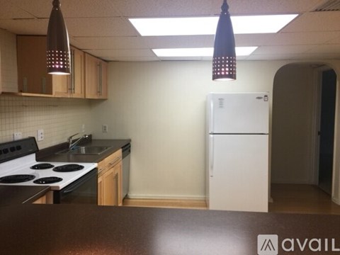 13 Shadowbrook Ln 2 Beds Apartment for Rent