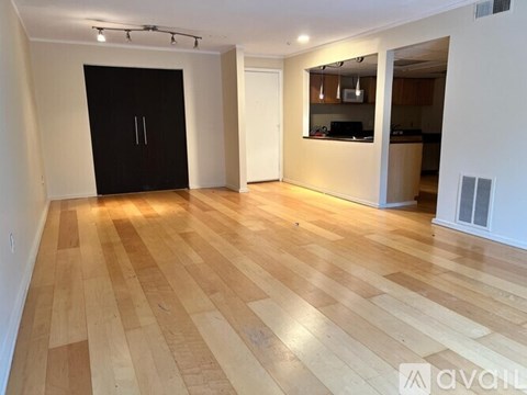 13 Shadowbrook Ln 2 Beds Apartment for Rent