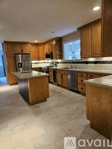 1622 Southwest 140th Street 6 Beds Single Family Home for Rent - Photo gallery 4