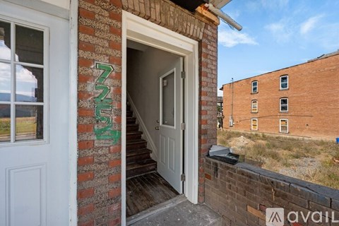 725 Maryland Ave 3 Beds Apartment for Rent