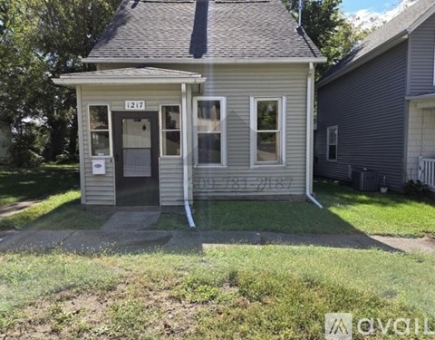 1217 W 8Th St 3 Beds Apartment for Rent