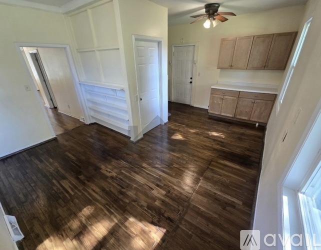 1217 W 8th St 3 Beds Single Family Home for Rent - Photo gallery 2