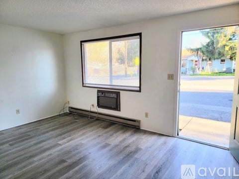 402 W 1St St 1 Apartment for Rent