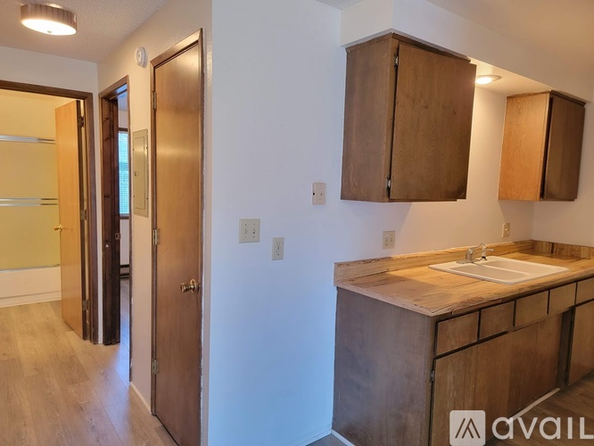 402 W 1st St 1 Apartment for Rent - Photo gallery 4