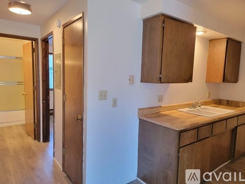 402 W 1St St 1 Apartment for Rent