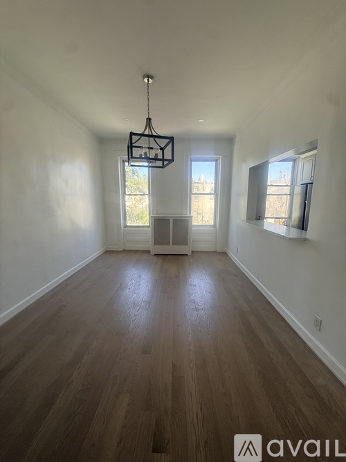 75-09 61st St 3 Beds Apartment for Rent - Photo gallery 2