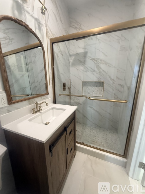 75-09 61st St 3 Beds Apartment for Rent - Photo gallery 3