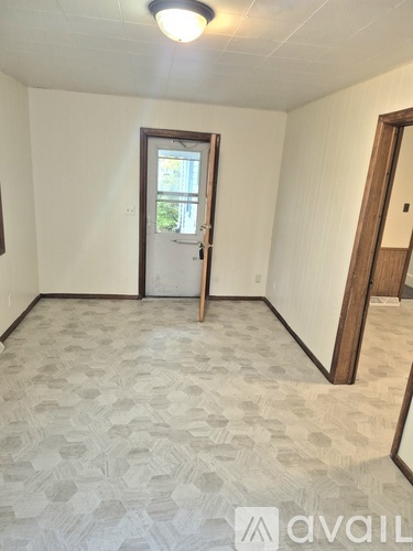 612 8th Ave S 4 Beds Single Family Home for Rent - Photo gallery 3