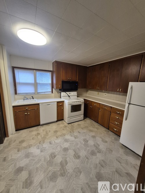 612 8th Ave S 4 Beds Single Family Home for Rent - Photo gallery 4