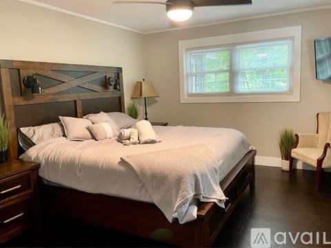 60 Moses Road 3 Beds Apartment for Rent