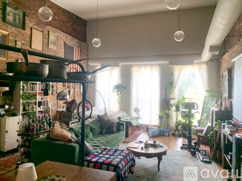 98 Main St 2 Beds Apartment for Rent