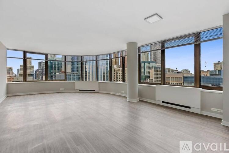 303 E Ohio St 2 Beds Apartment for Rent - Photo gallery 1