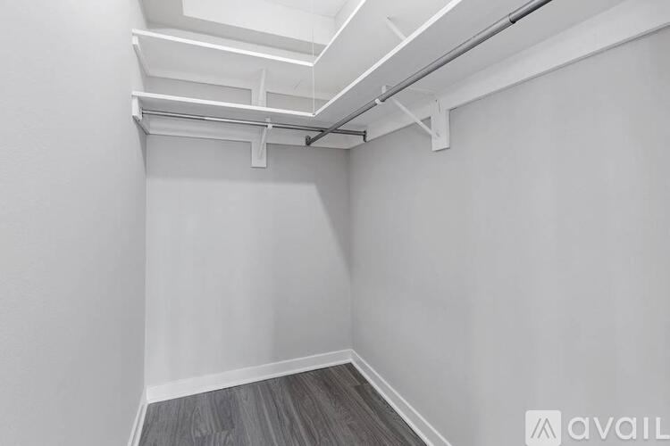 303 E Ohio St 2 Beds Apartment for Rent - Photo gallery 4