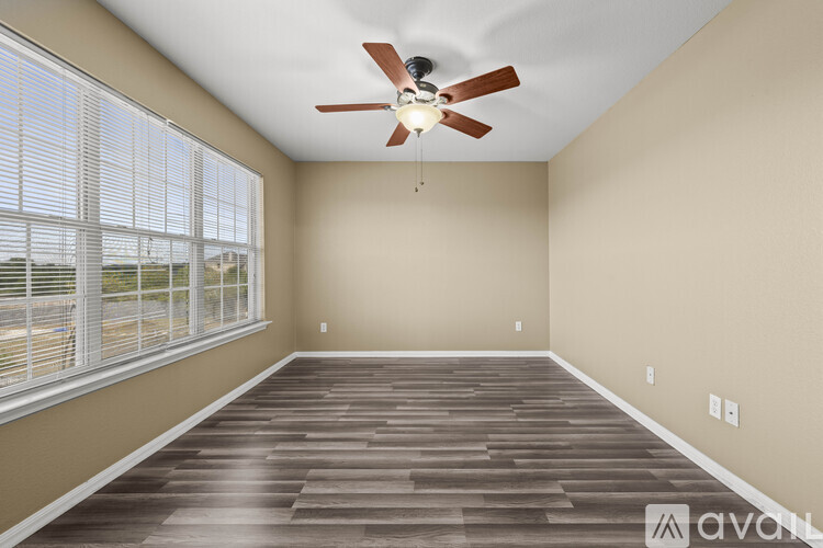 418 W Iowa Dr 5 Beds Single Family Home for Rent - Photo gallery 5