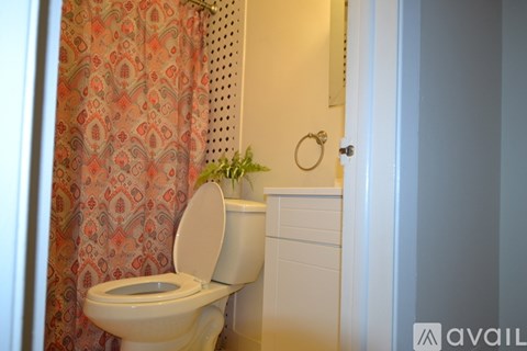 1136 Pine St 1 Apartment for Rent