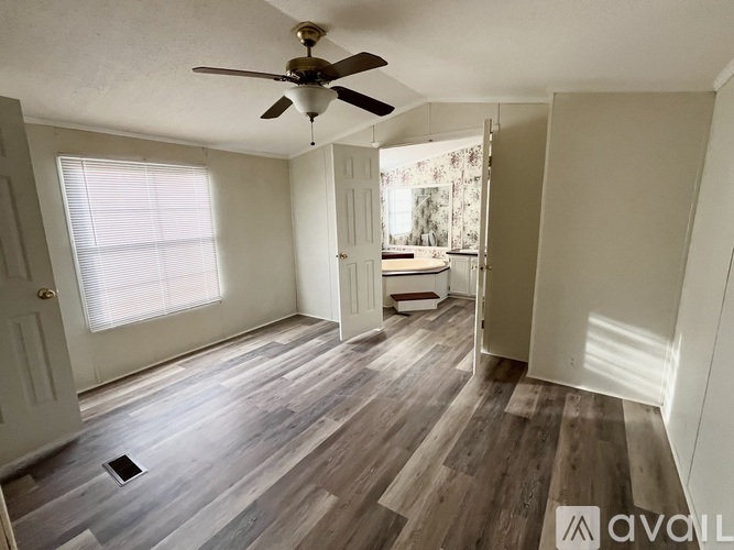 46 Lynn Drive 3 Beds Single Family Home for Rent - Photo gallery 4