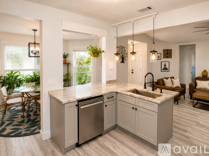 2545 Crescent Road 3 Beds Single Family Home for Rent - Photo gallery 2