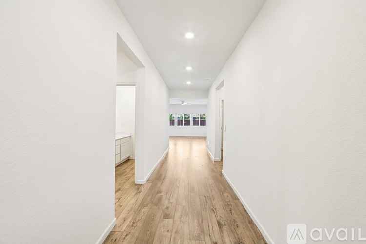 635 Honey Bee Road 4 Beds Single Family Home for Rent - Photo gallery 2