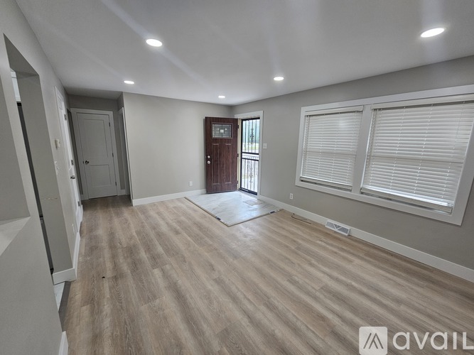 2036 W Ridge Rd 3 Beds Apartment for Rent - Photo gallery 3