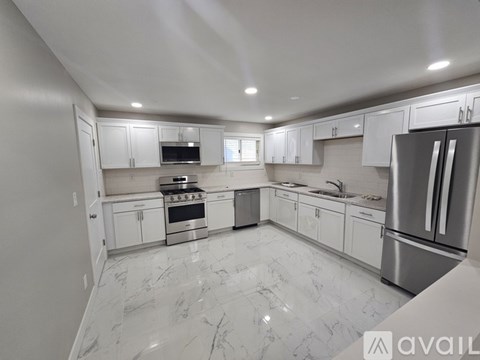 2036 W Ridge Rd 3 Beds Apartment for Rent