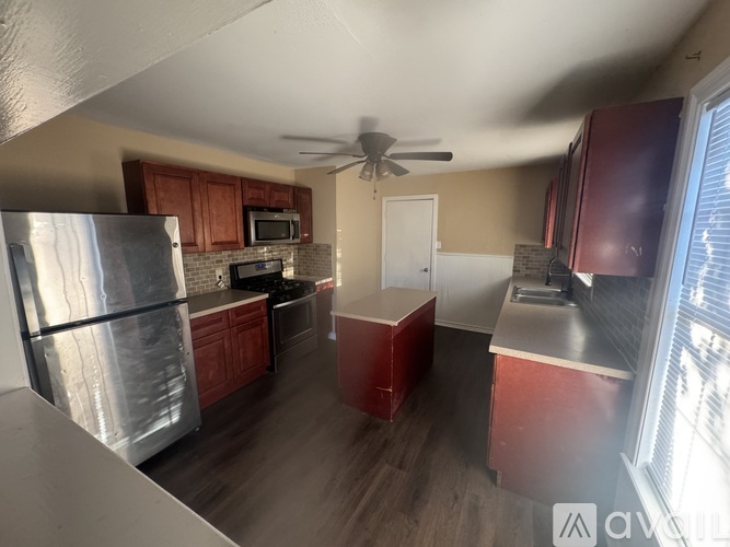 1509 Main St 2 Beds Single Family Home for Rent - Photo gallery 3