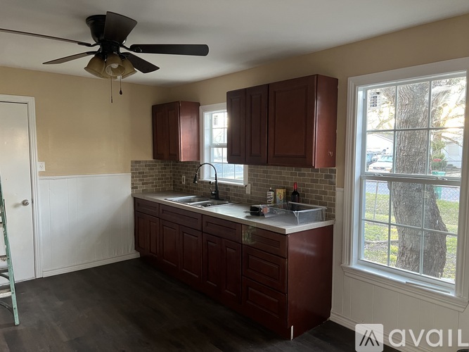1509 Main St 2 Beds Single Family Home for Rent - Photo gallery 4