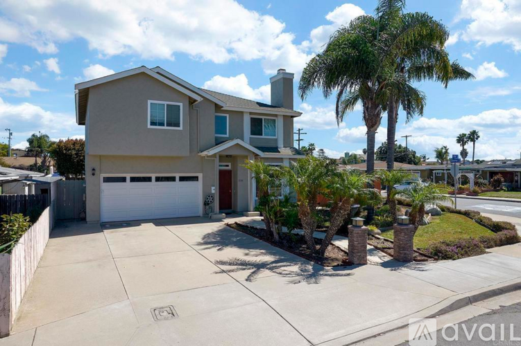 1110 Ebony Ave 4 Beds Single Family Home for Rent - Photo gallery 2