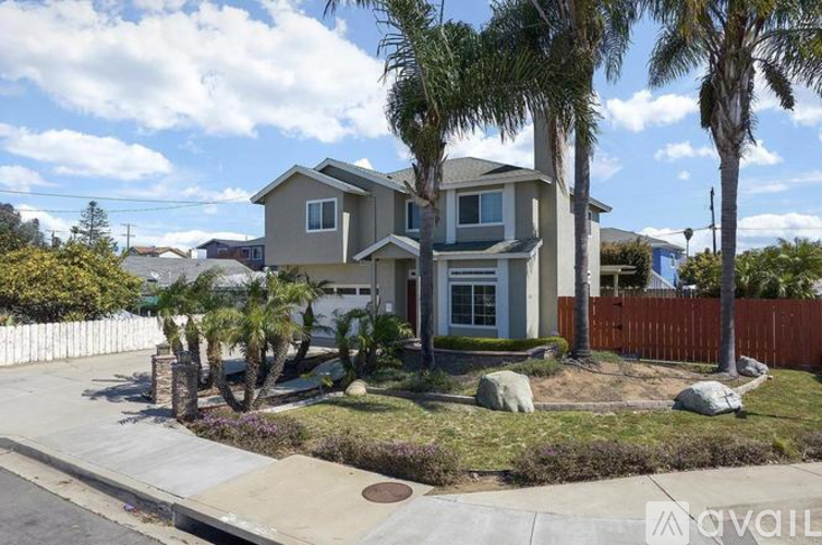 1110 Ebony Ave 4 Beds Single Family Home for Rent - Photo gallery 3