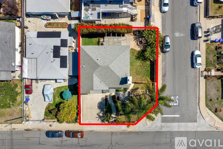 1110 Ebony Ave 4 Beds Single Family Home for Rent - Photo gallery 5