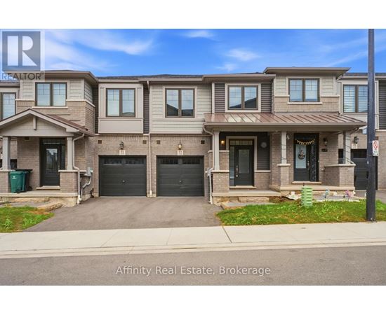 32 - 10 BIRMINGHAM DRIVE 3 Beds Home, Townhouse for Rent - Photo gallery 1