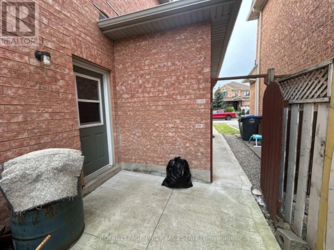 A - 11 VILLAGEWOOD STREET 2 Beds Apartment for Rent