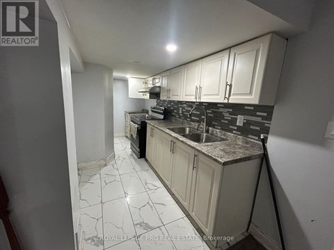 A - 11 VILLAGEWOOD STREET 2 Beds Apartment for Rent