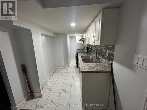 A - 11 VILLAGEWOOD STREET 2 Beds Apartment for Rent