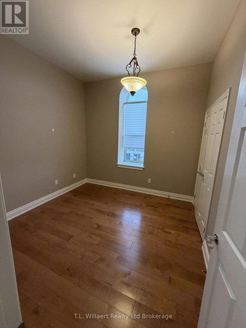 202 - 17 BROCK STREET W 2 Beds Apartment for Rent