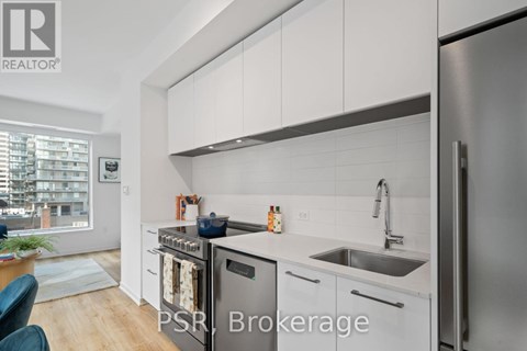 710 - 101 ROEHAMPTON AVENUE 2 Beds Apartment for Rent