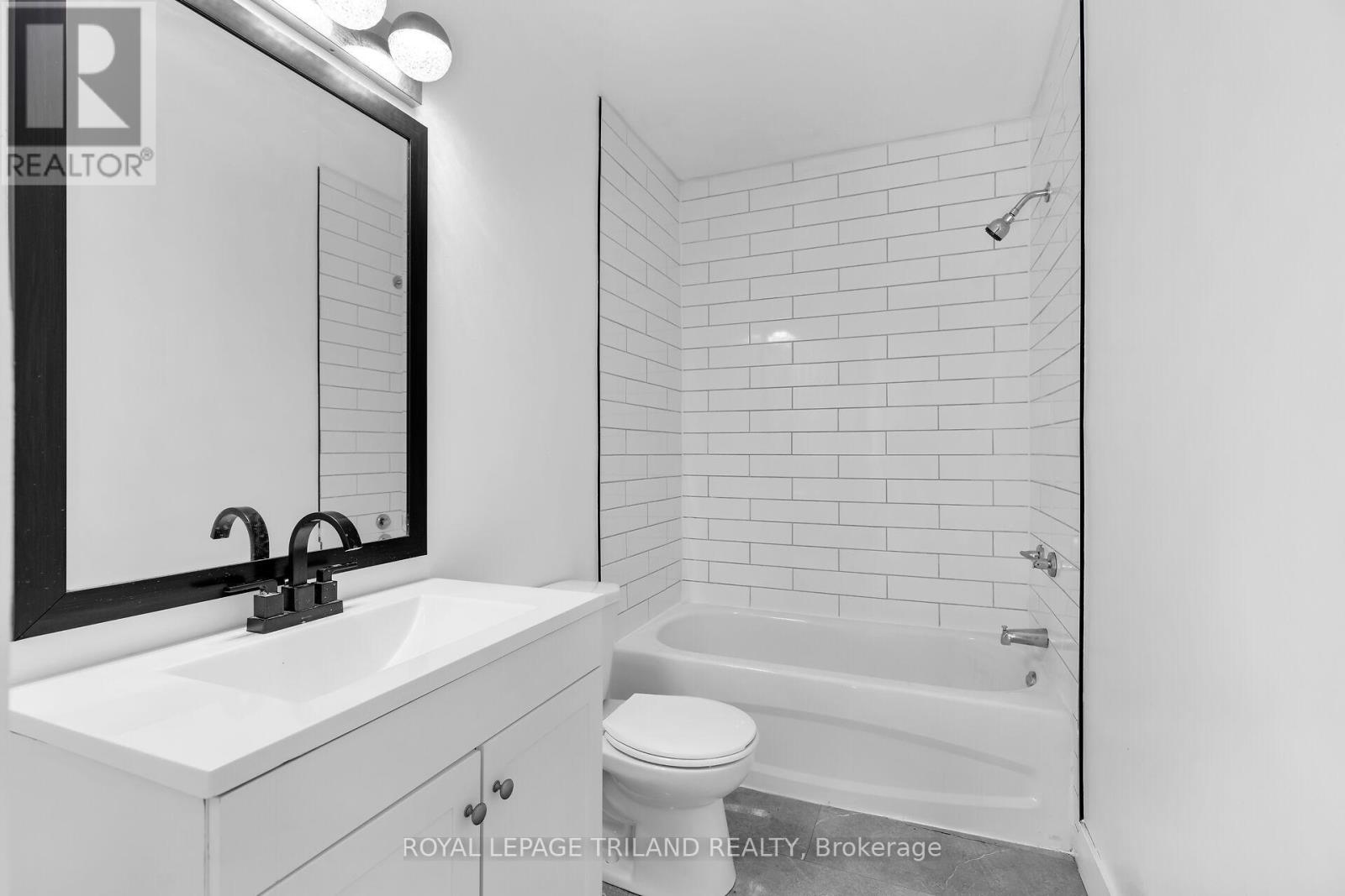 3 bedroom apartment - 4 - 1566 ALLEN PLACE 4, London East (East H) 5