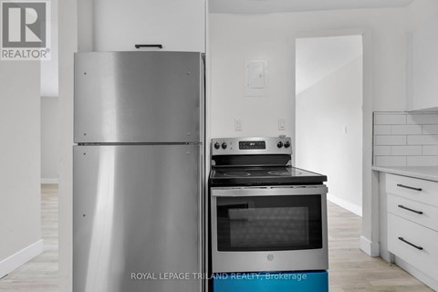 4 - 1566 ALLEN PLACE 3 Beds Apartment for Rent